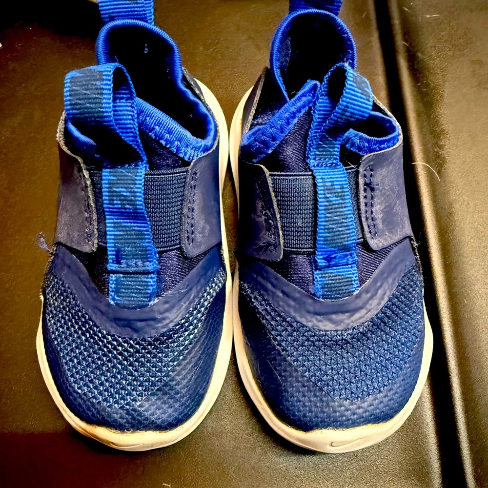 Nike flex runner size 6c